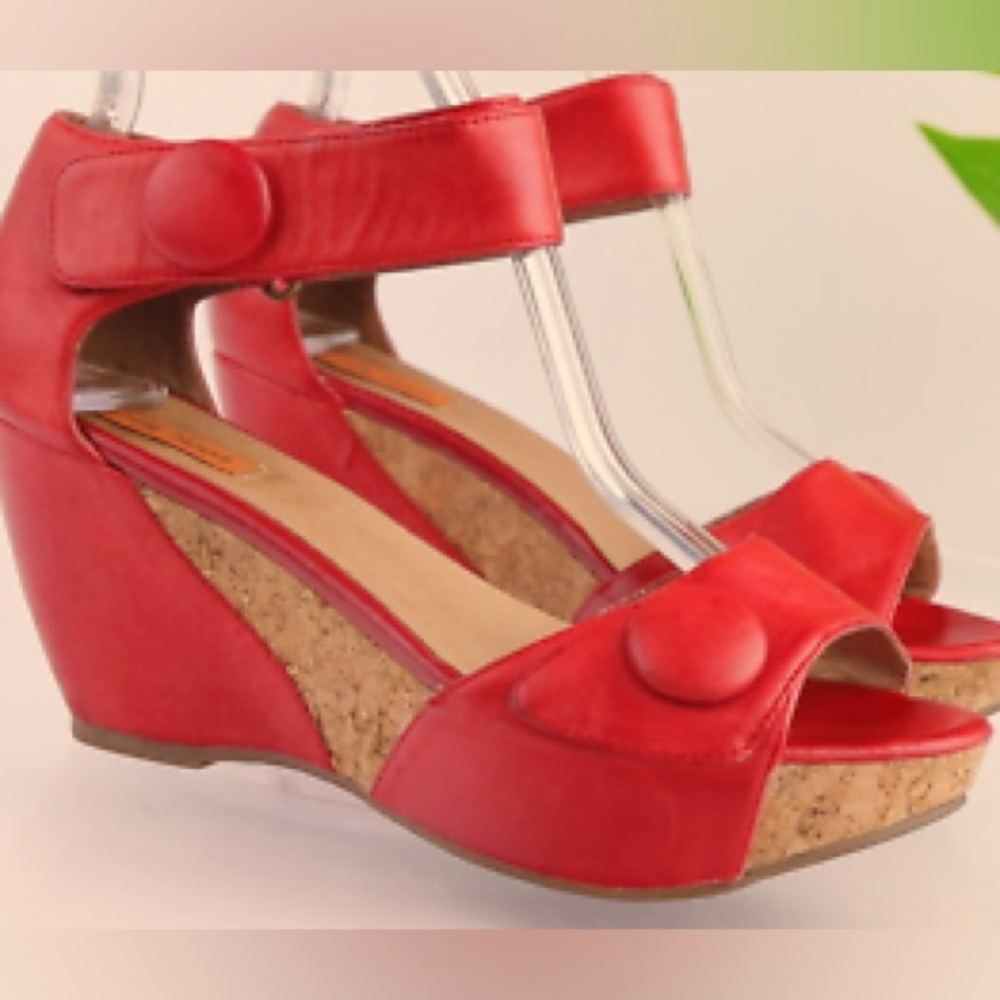 Mix Mooz Red Leather Wedge Sandals with Peep-Toe size 7